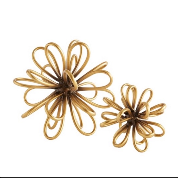 Pier 1 Gold Small Metal Loop Figurine - Picture 7 of 9